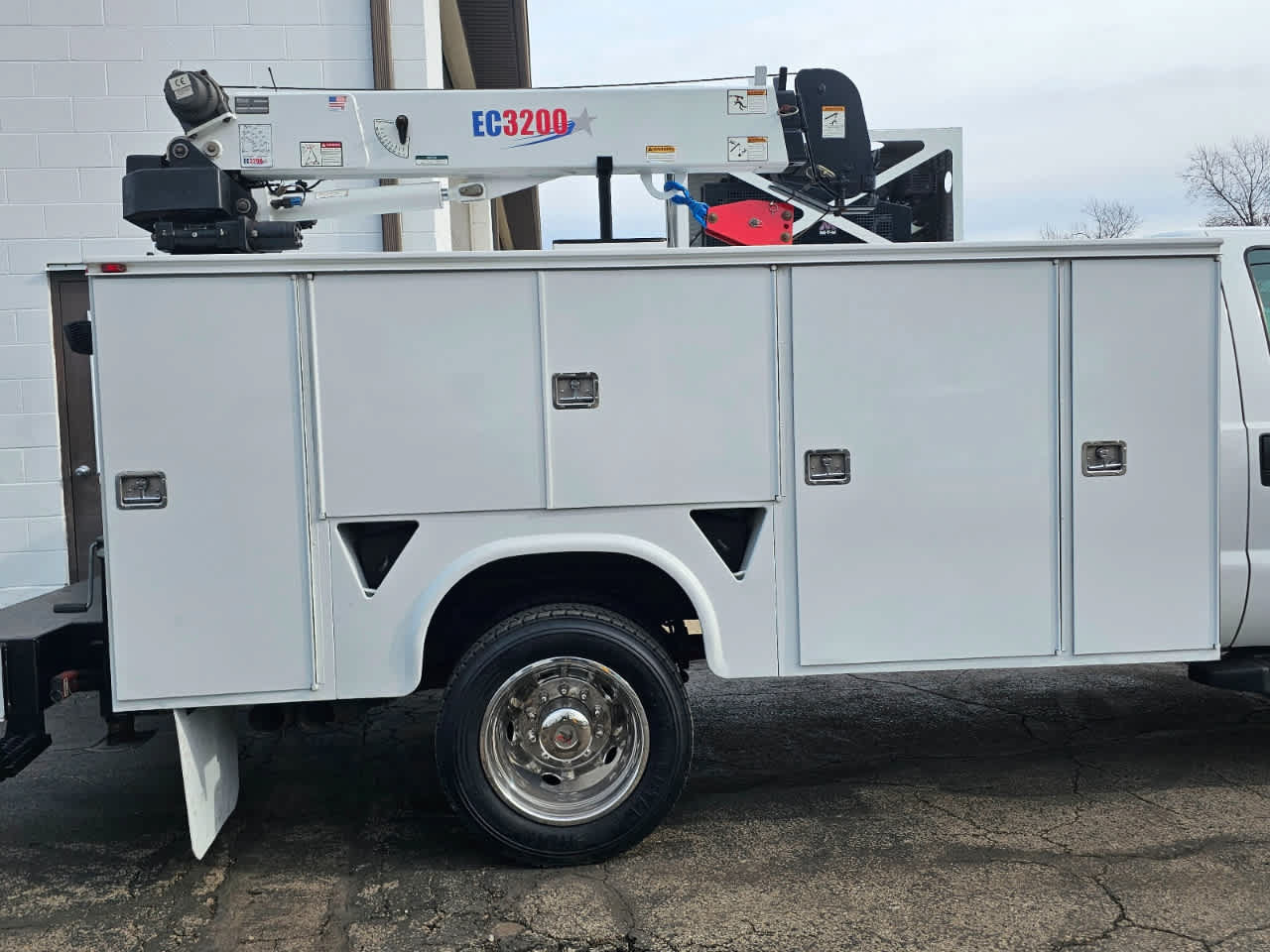 Used 2015 Ford F550 4x4 Regular Cab Super Duty image 12