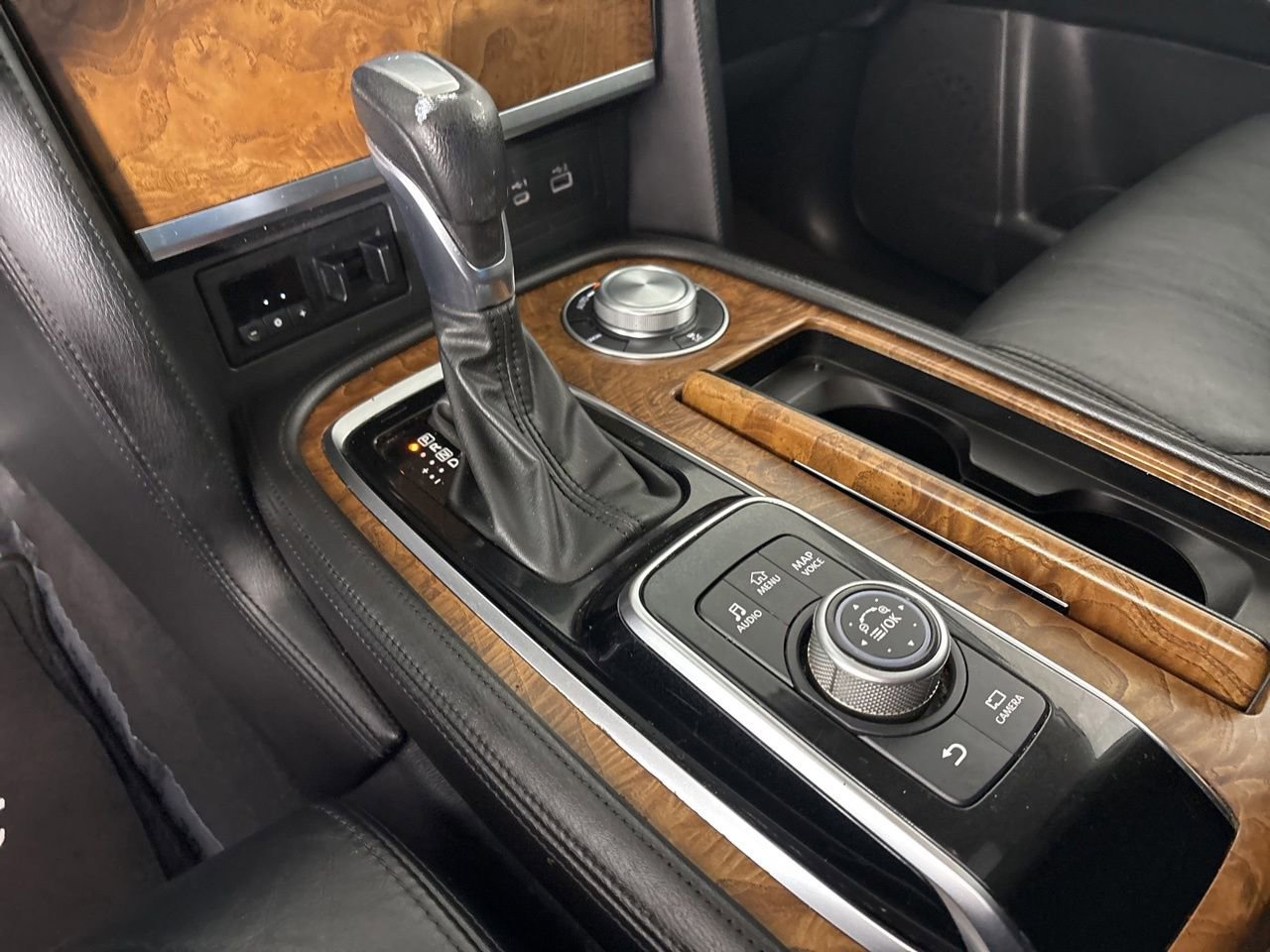 Used 2021 Nissan Armada SL w/ Captain's Chairs Package image 20