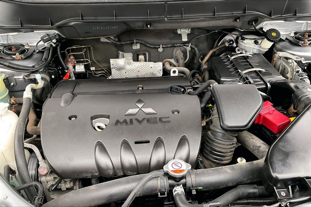 Used 2013 Mitsubishi Outlander SE AWD/4WD image 11