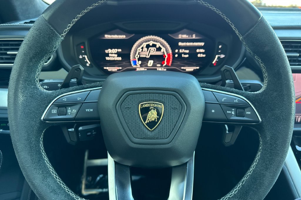 Used 2019 Lamborghini Urus AWD/4WD image 29