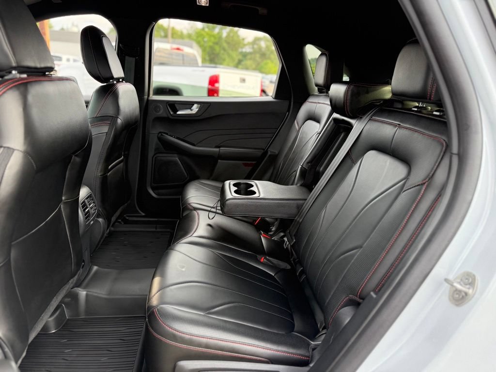 Used 2025 Ford Escape ST-Line Elite w/ Premium Technology Package AWD/4WD image 15
