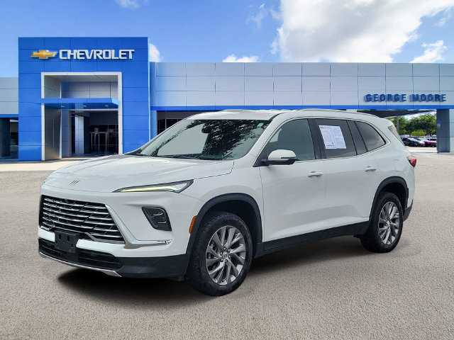 Certified 2026 Buick Enclave Preferred FWD image 2