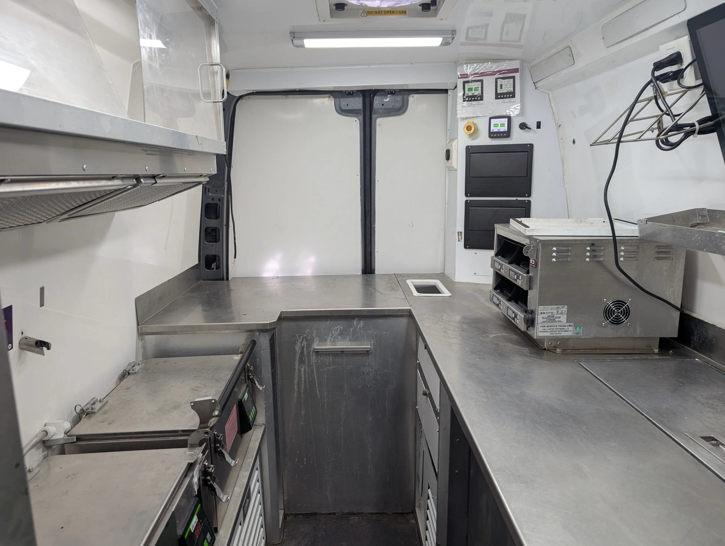 Used 2021 Mercedes-Benz Sprinter 4500 w/ Parking Package image 37