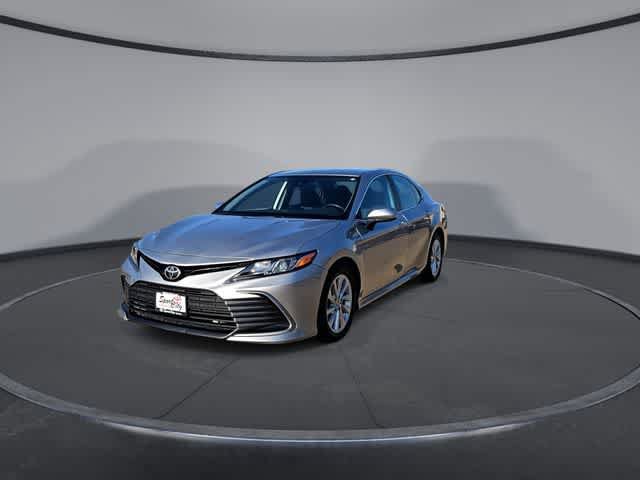 Used 2022 Toyota Camry LE FWD image 3