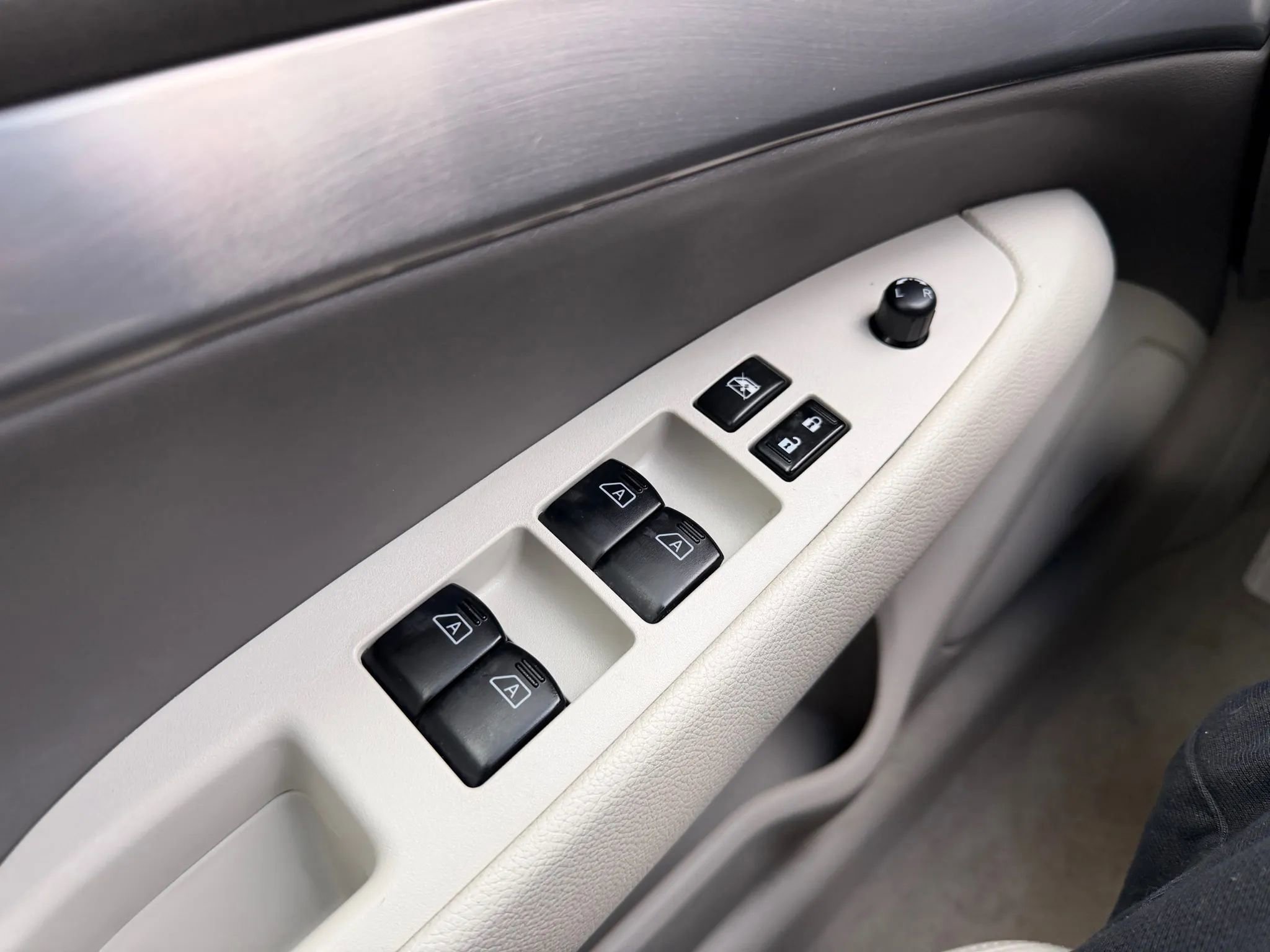 Used 2015 INFINITI Q40 w/ Navigation Package image 28