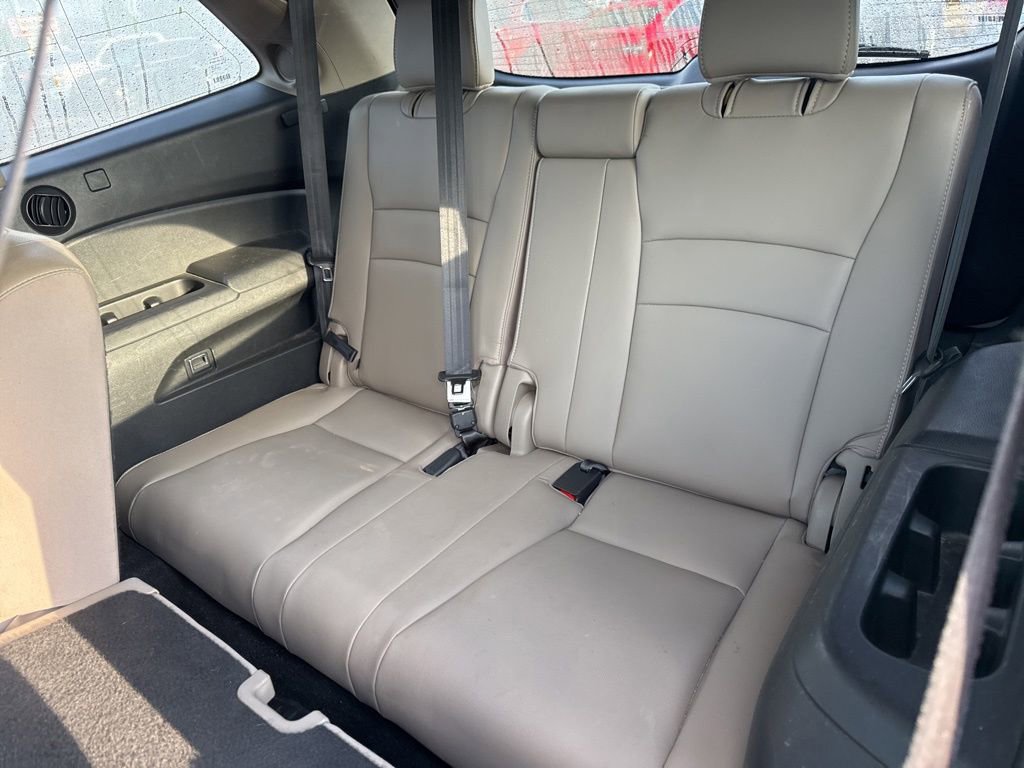 Used 2016 Honda Pilot Touring image 12