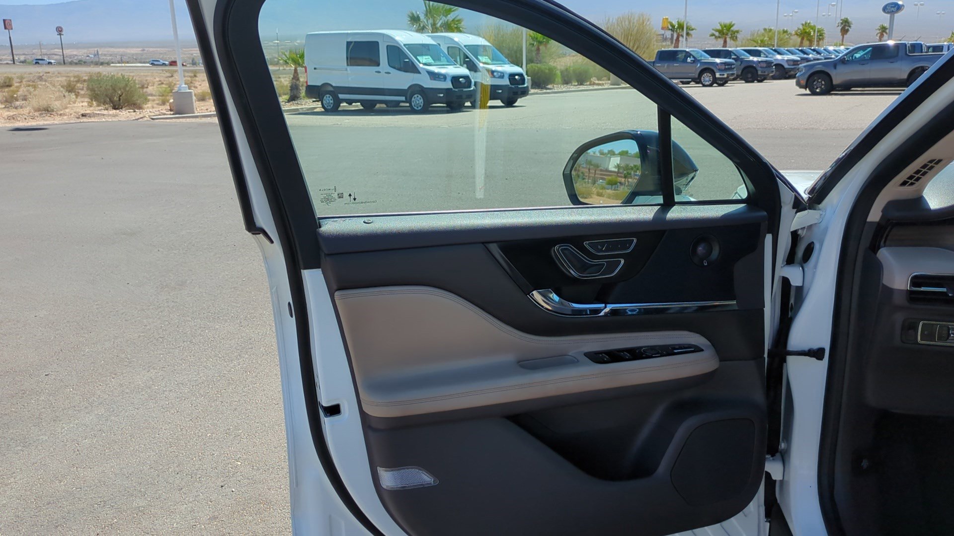 Used 2020 Lincoln Corsair Reserve w/ Equipment Group 201A image 12