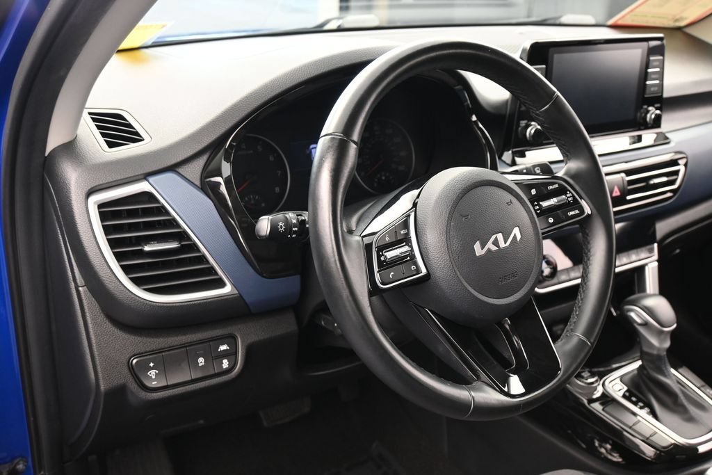 Used 2023 Kia Seltos S FWD image 15