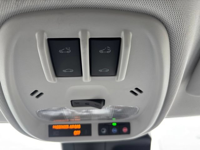 Used 2025 Chevrolet Trax LT w/ Sunroof Package FWD image 27