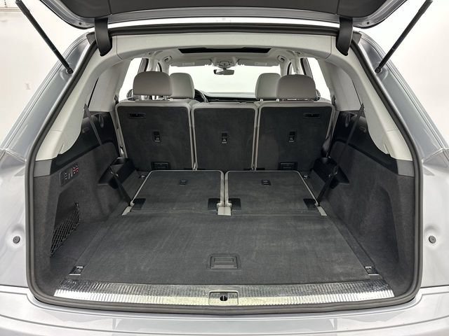 Used 2020 Audi Q7 3.0T Prestige w/ Prestige Package AWD/4WD image 25