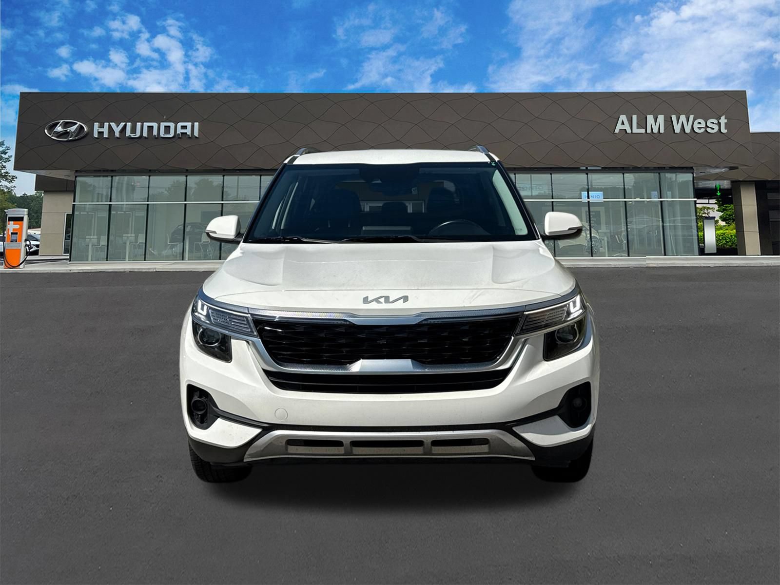 Used 2023 Kia Seltos S FWD image 2