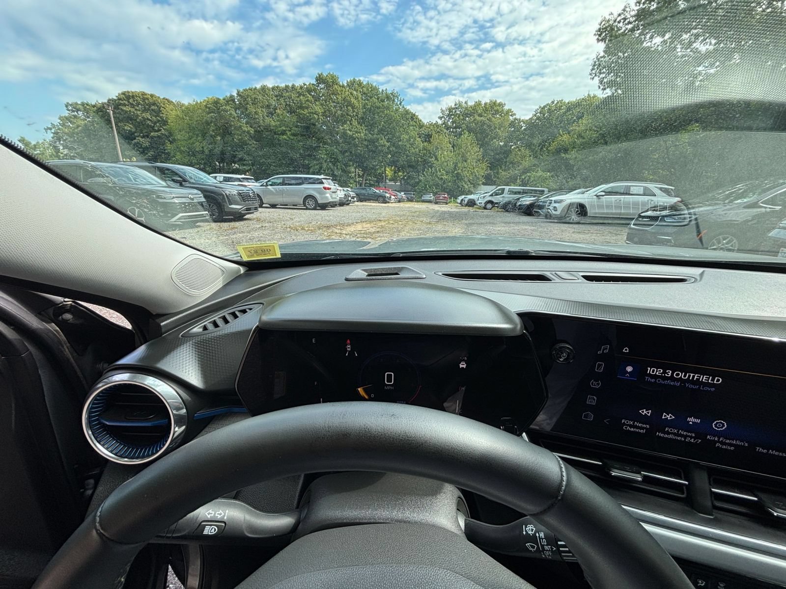 Used 2025 Chevrolet Trax LT w/ LT Convenience Package FWD image 34