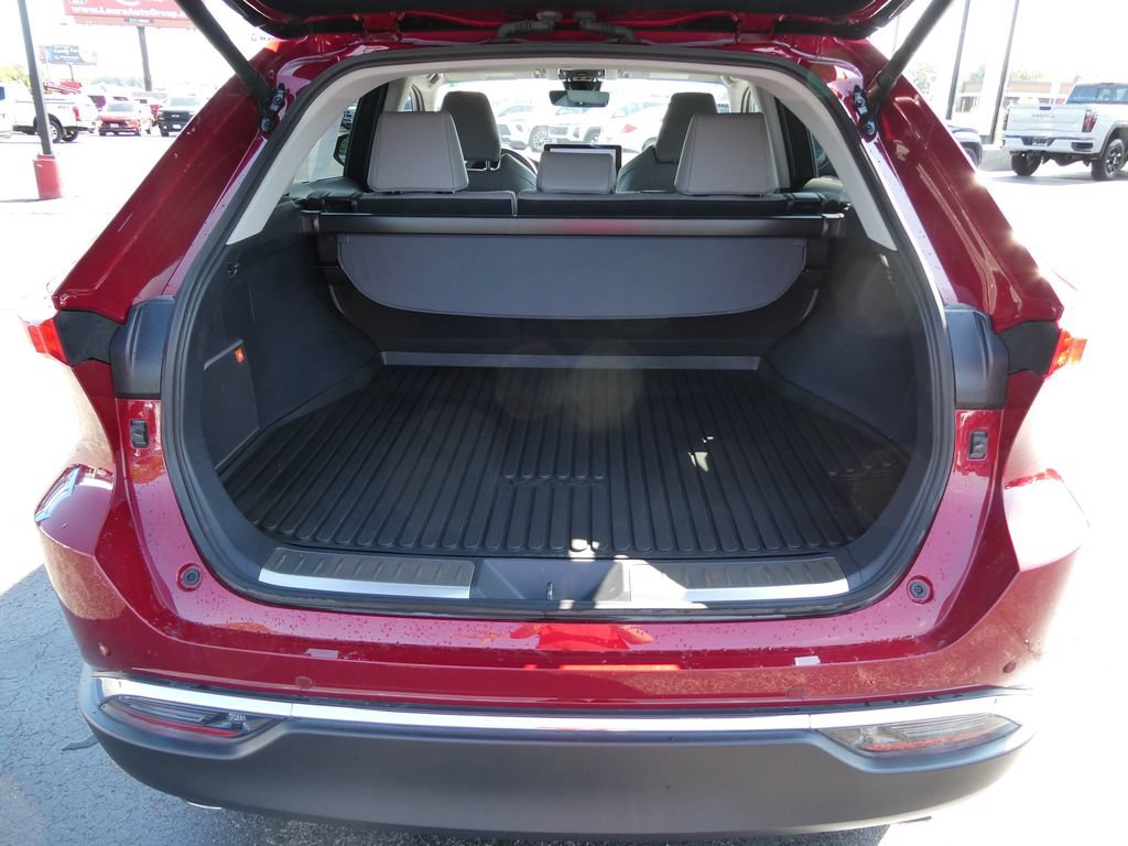 Used 2024 Toyota Venza XLE AWD/4WD image 18
