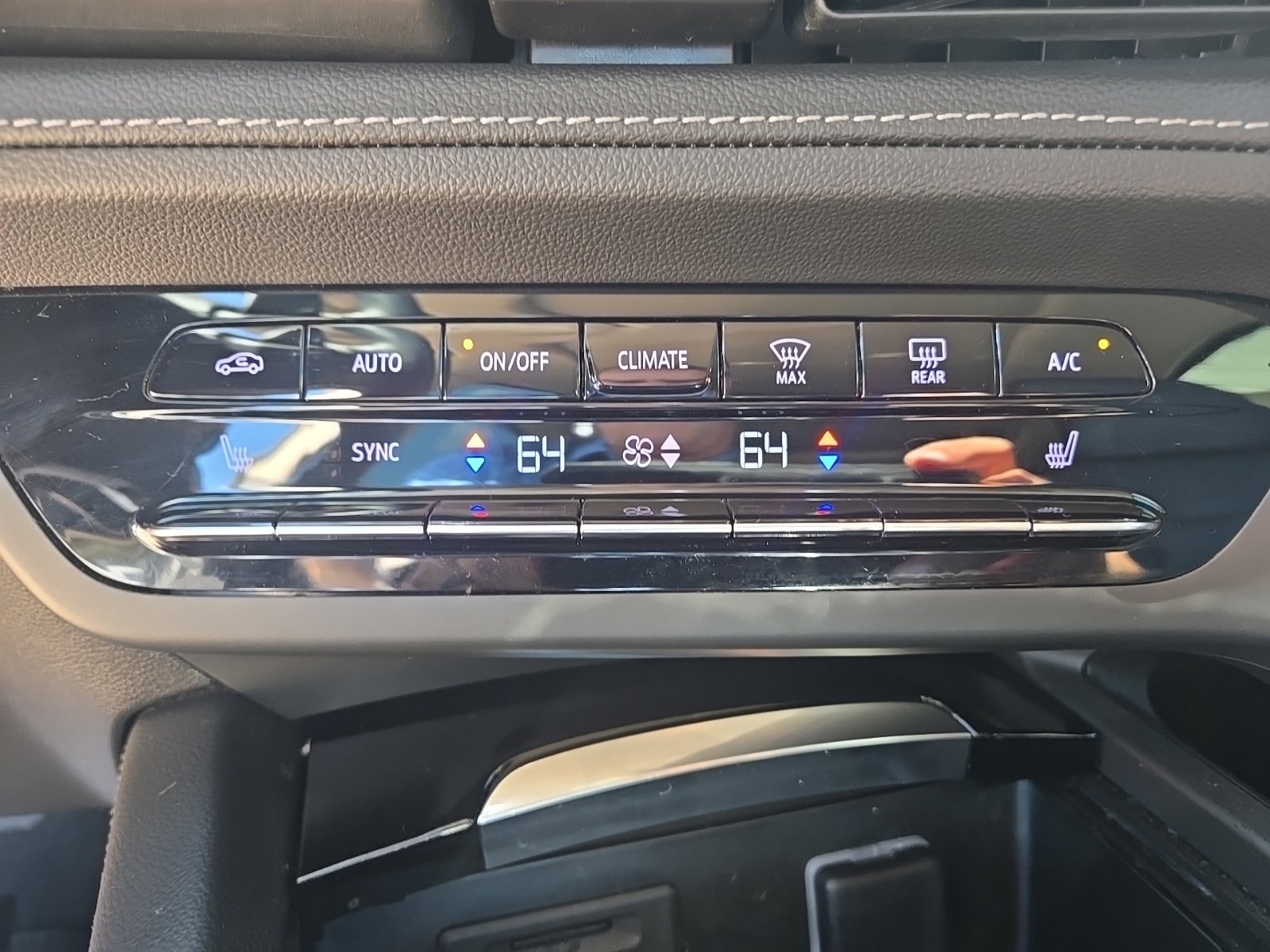 Used 2023 Buick Envision Essence w/ Technology Package I FWD image 18