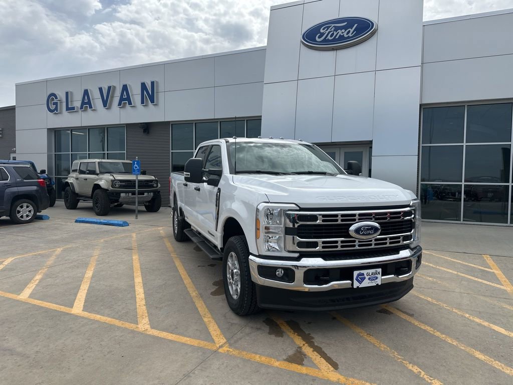 New 2026 Ford F250 XLT image 2