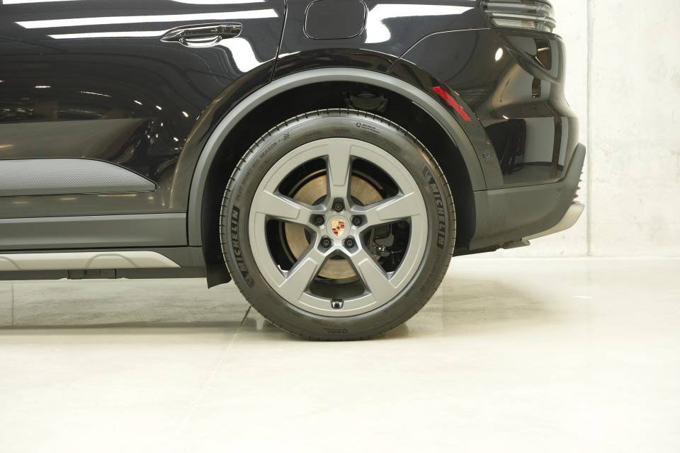 New 2026 Porsche Macan 4 Electric AWD/4WD image 42