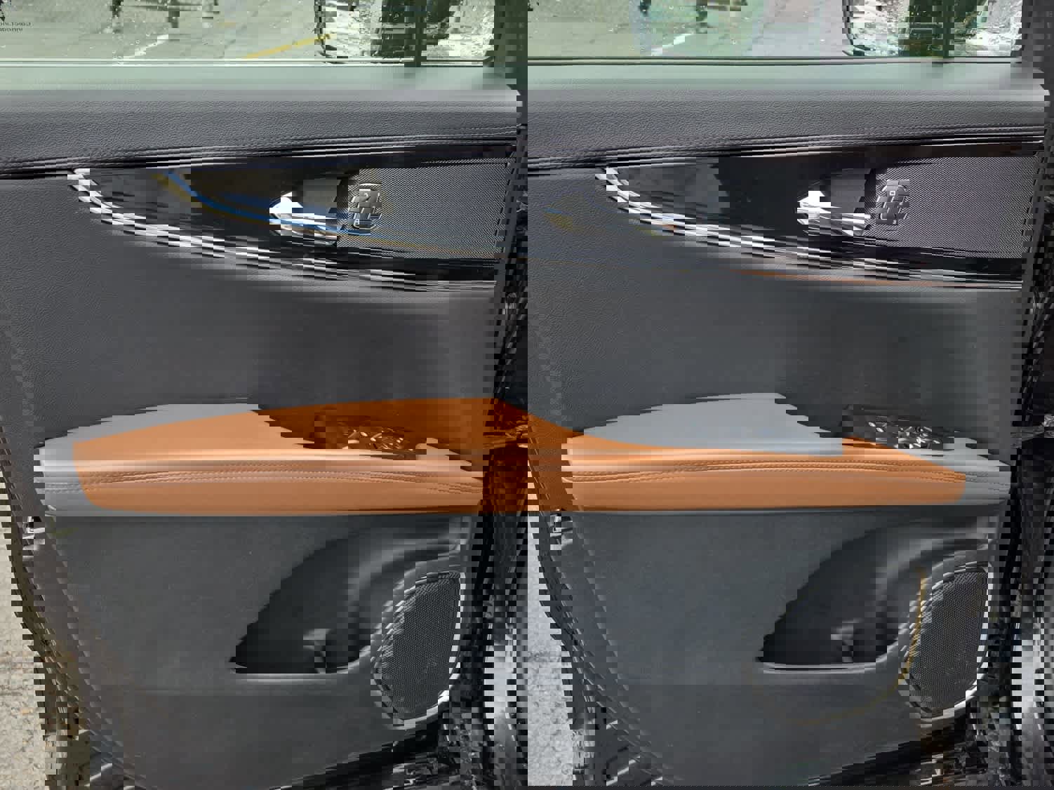 Used 2023 Lincoln Nautilus Reserve image 16