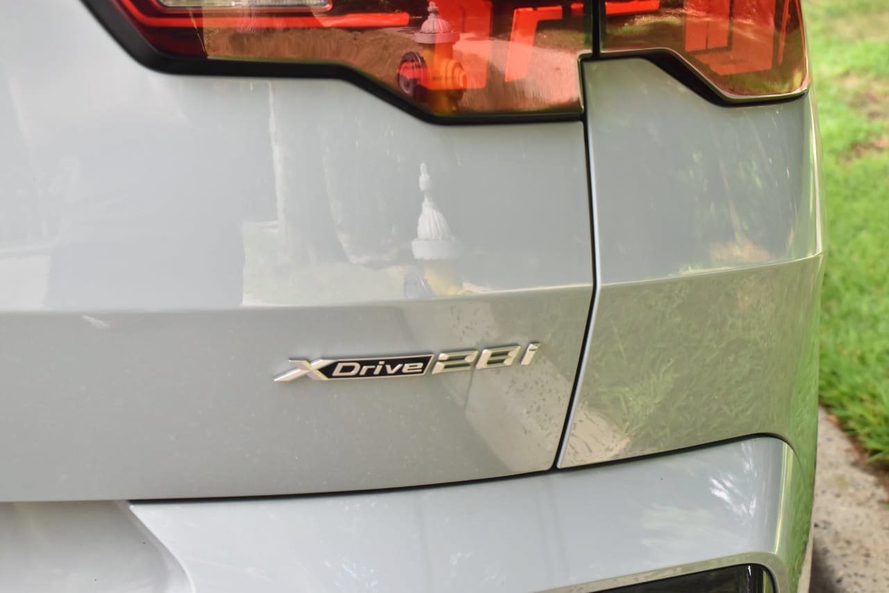 Used 2026 BMW X2 xDrive28i AWD/4WD image 32