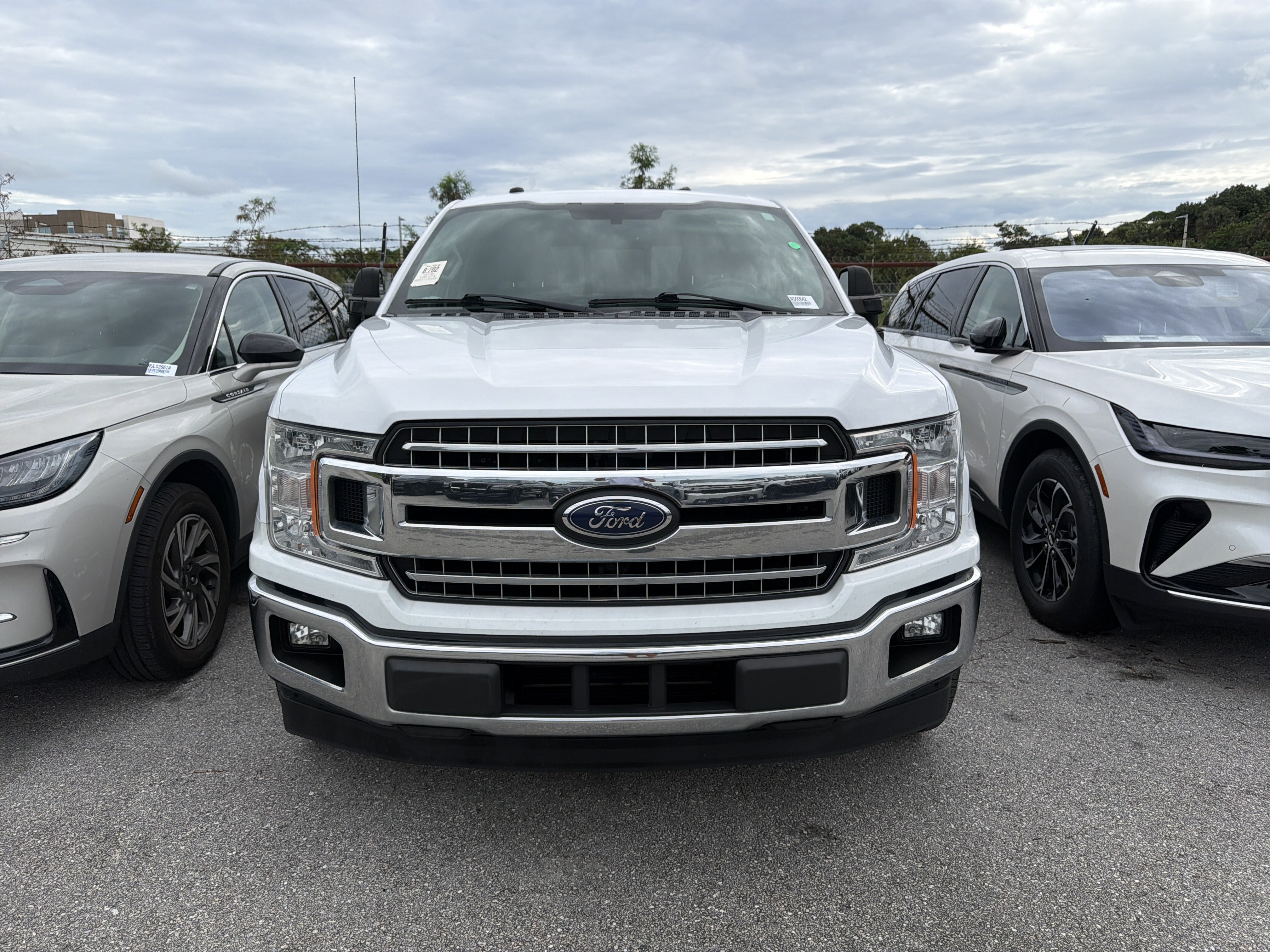 Used 2018 Ford F150 XLT w/ Equipment Group 302A Luxury RWD image 2