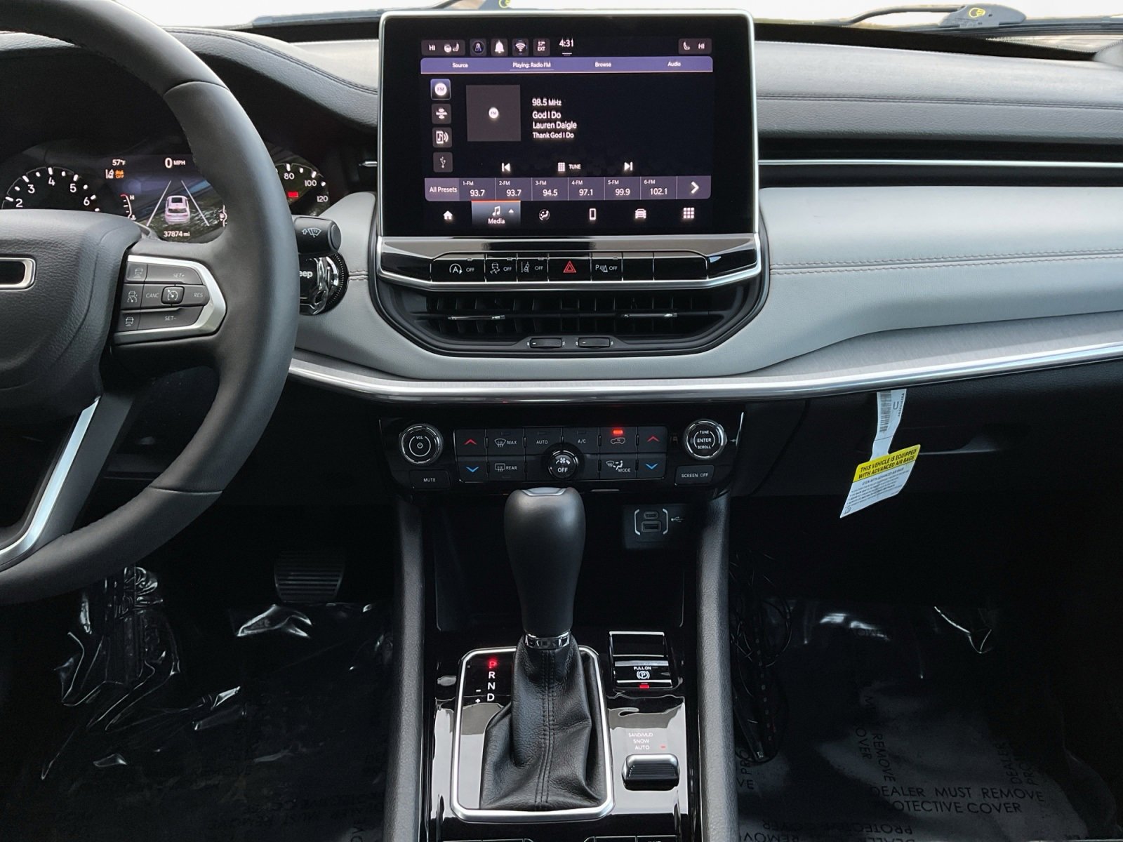 Used 2024 Jeep Compass Limited image 11