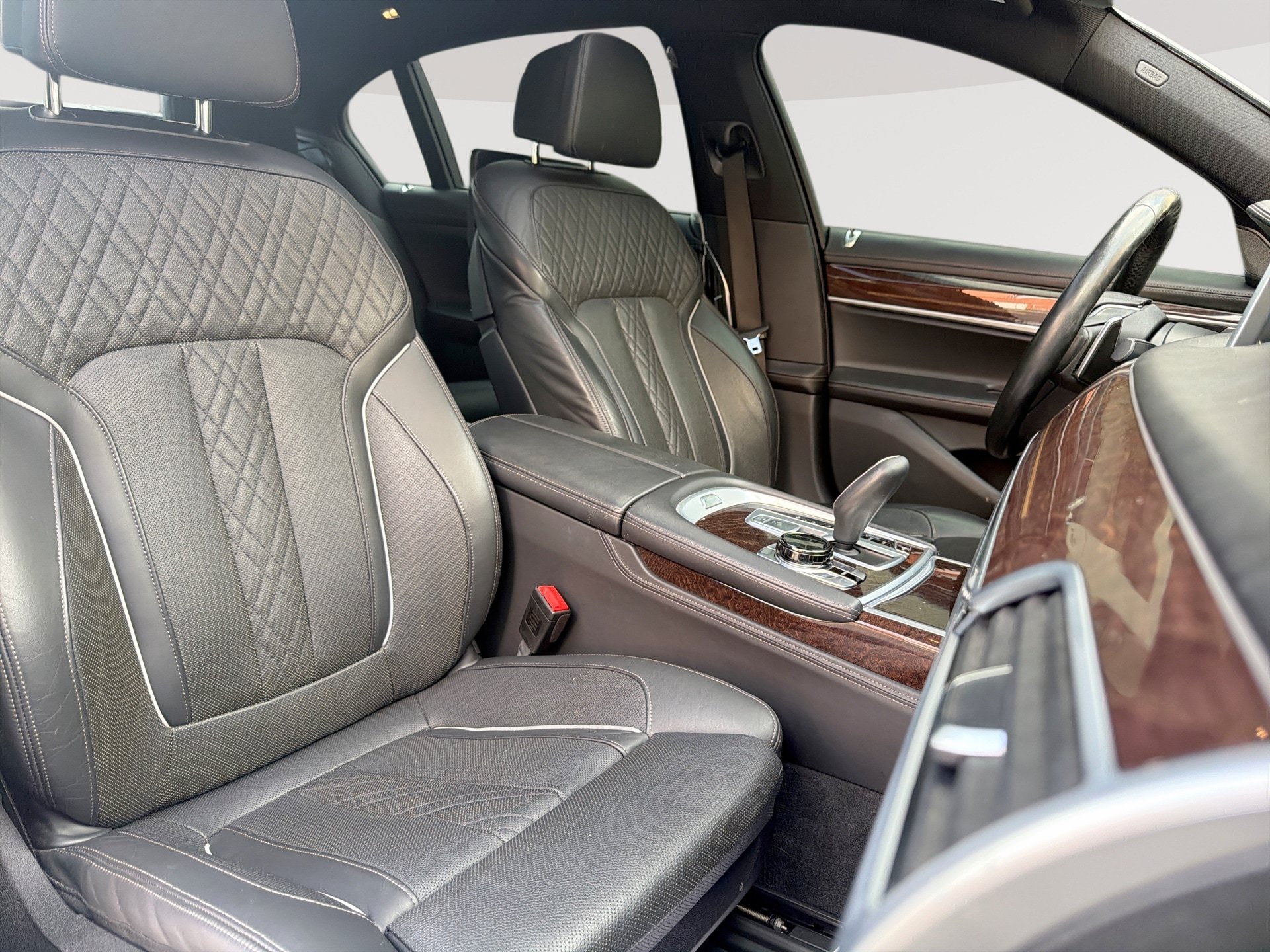 Used 2019 BMW 750i RWD image 28