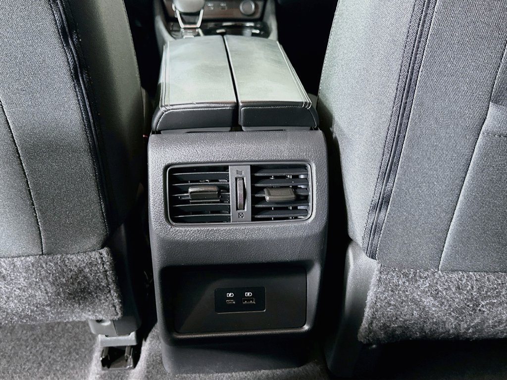 Used 2023 Nissan Rogue SV FWD image 24