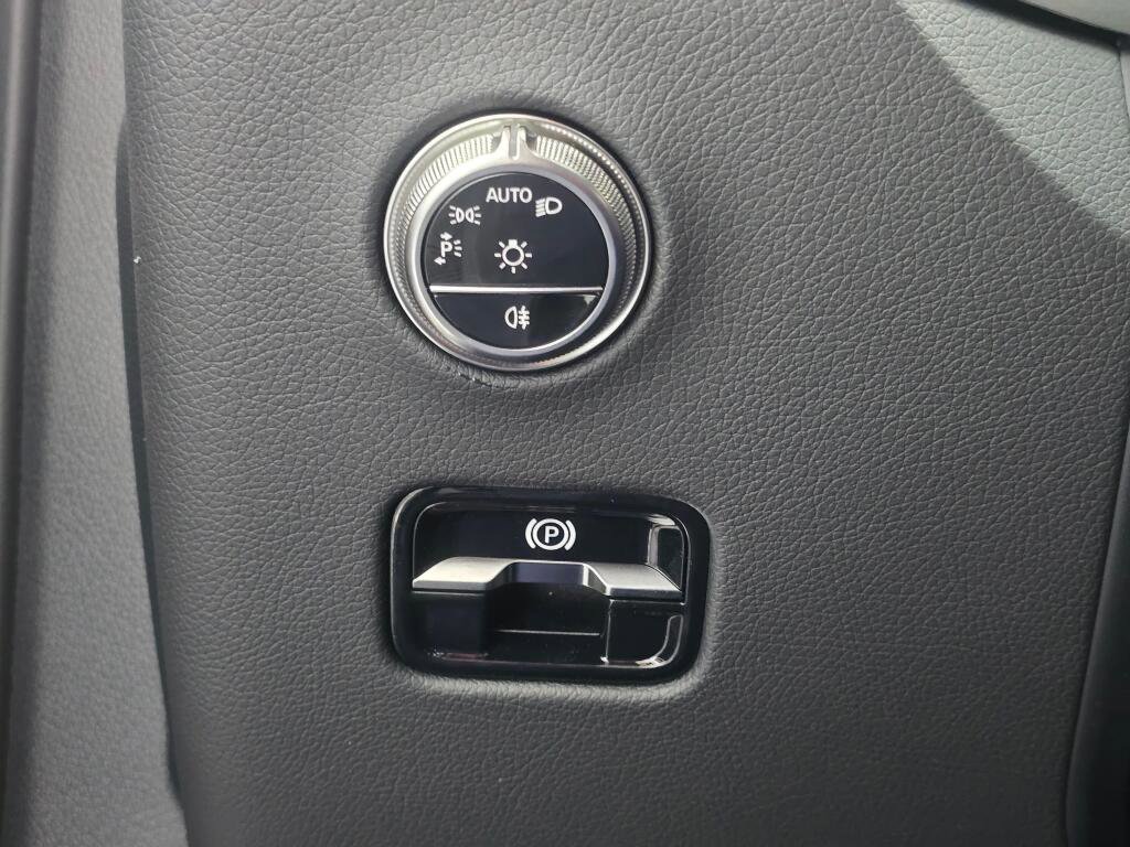 New 2026 Mercedes-Benz GLC 300 4MATIC image 36