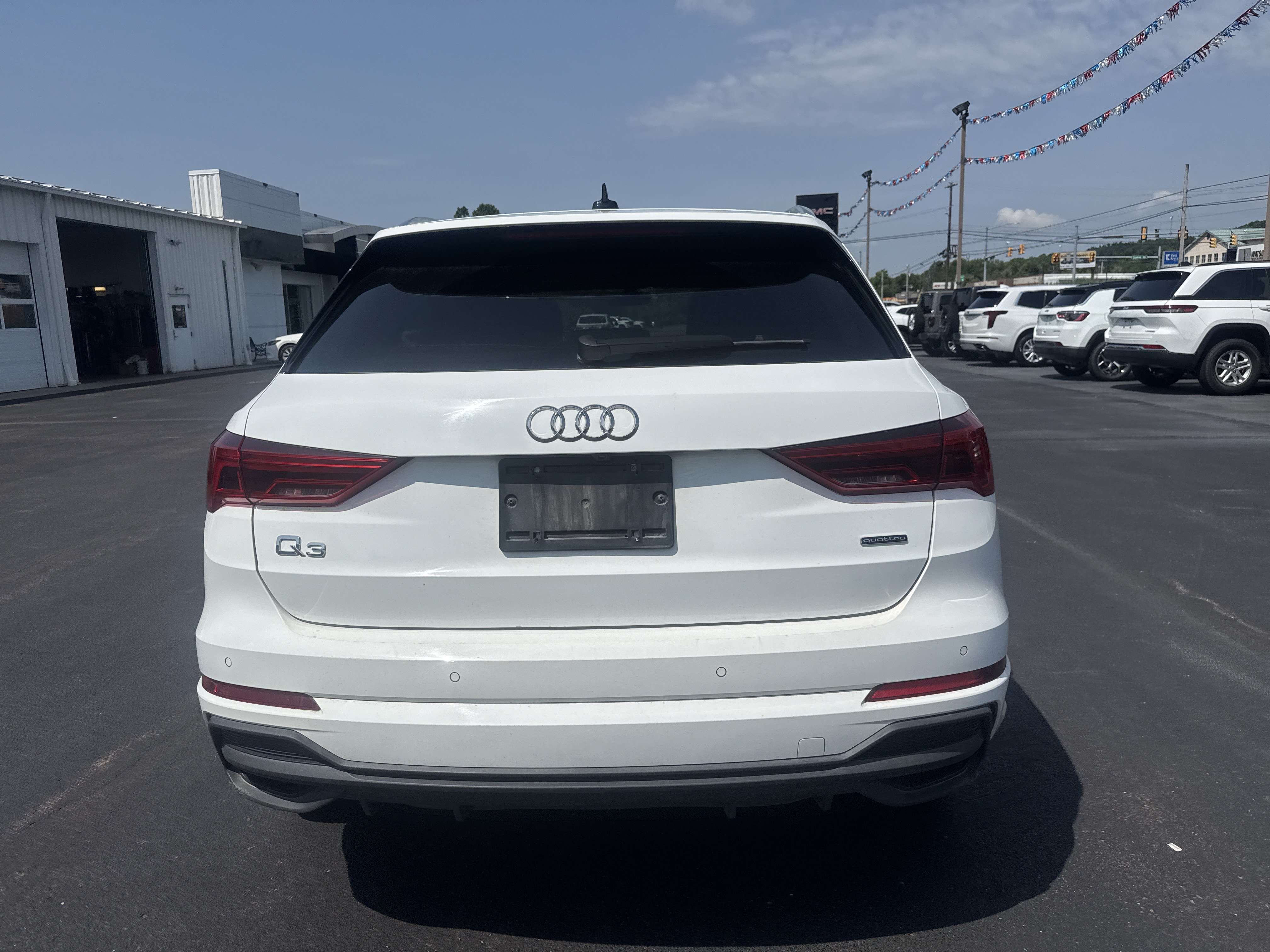 Used 2023 Audi Q3 2.0T Premium AWD/4WD image 4