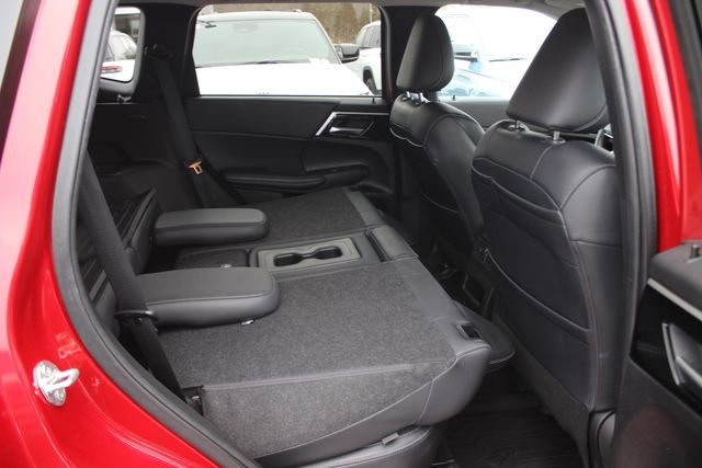 Used 2024 Mitsubishi Outlander SE image 28