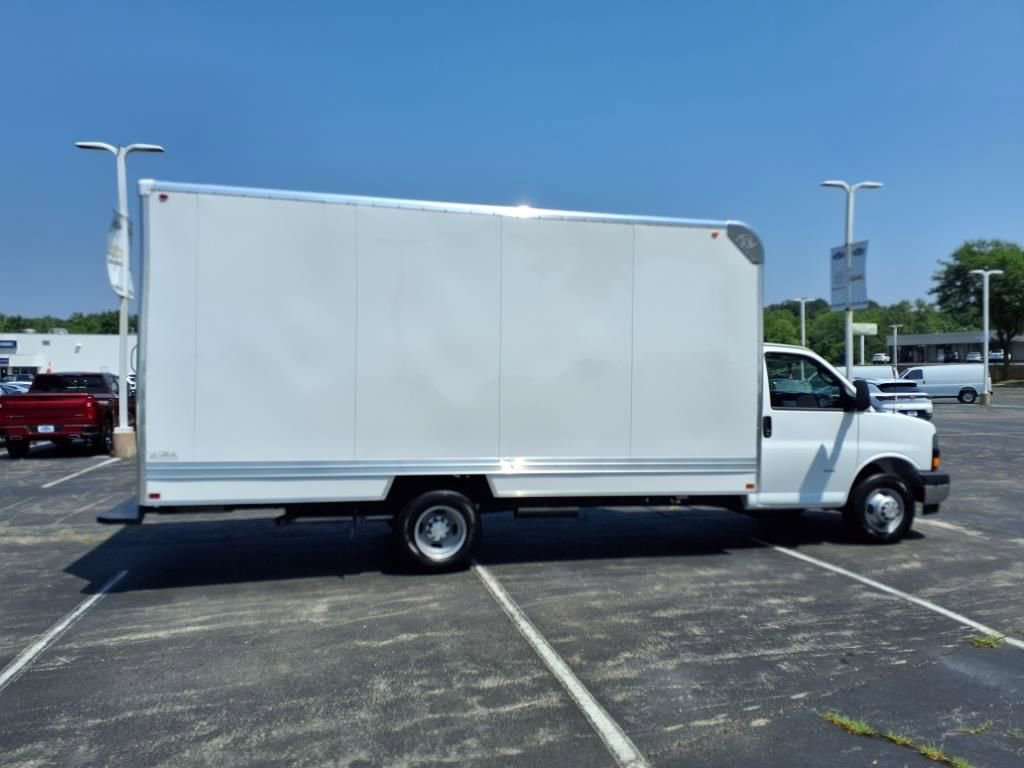 New 2025 Chevrolet Express 3500 w/ Power Convenience Package image 8