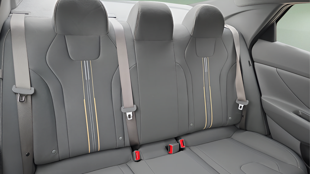 Certified 2026 Hyundai Elantra Sport FWD image 25