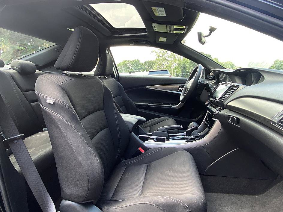 Used 2017 Honda Accord EX image 21