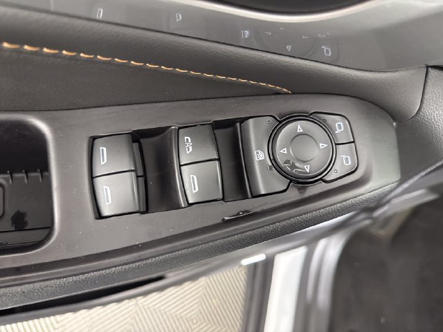 Used 2019 Chevrolet Traverse LT w/ LT Premium Package AWD/4WD image 30