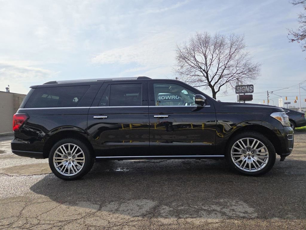 Used 2024 Ford Expedition Max Limited AWD/4WD image 16