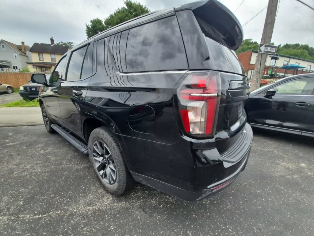 Used 2023 Chevrolet Tahoe Z71 w/ Luxury Package AWD/4WD image 5