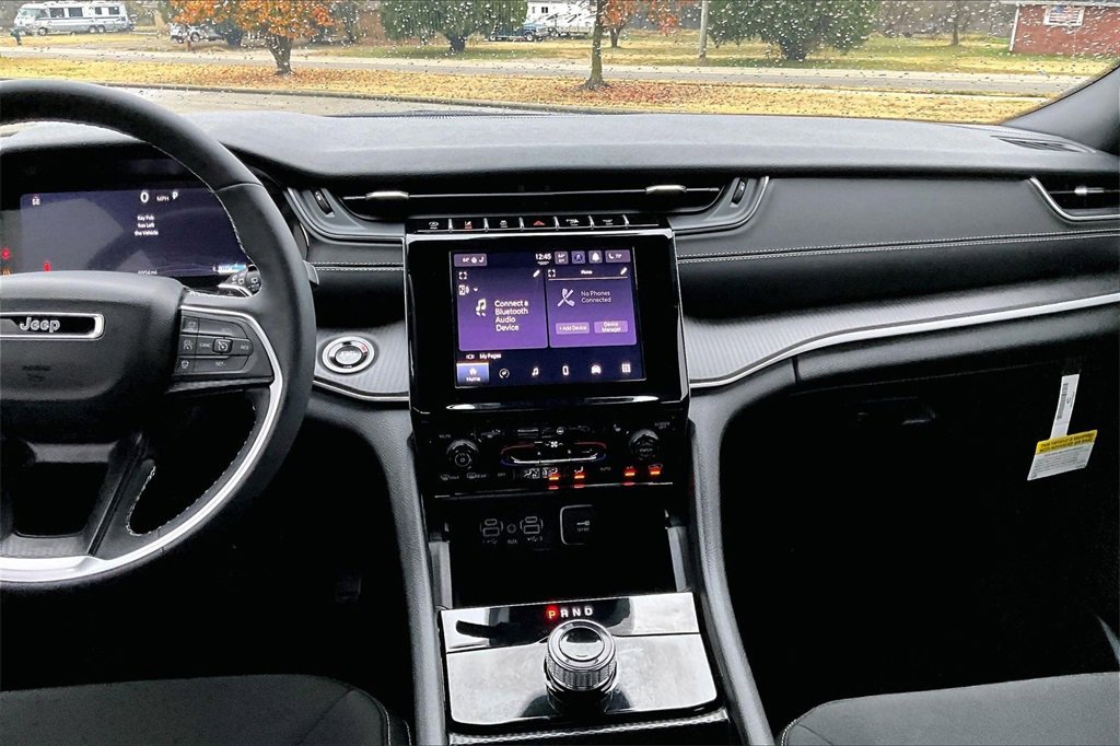 Used 2025 Jeep Grand Cherokee L Laredo w/ Luxury Tech Group I image 6