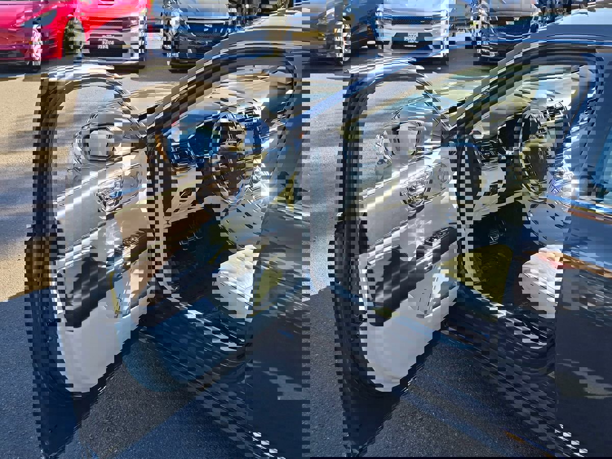 Used 2017 Lincoln Continental Black Label w/ Rear-seat Package image 44