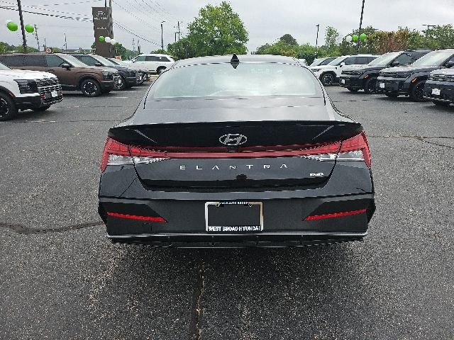 Certified 2025 Hyundai Elantra SEL FWD image 7