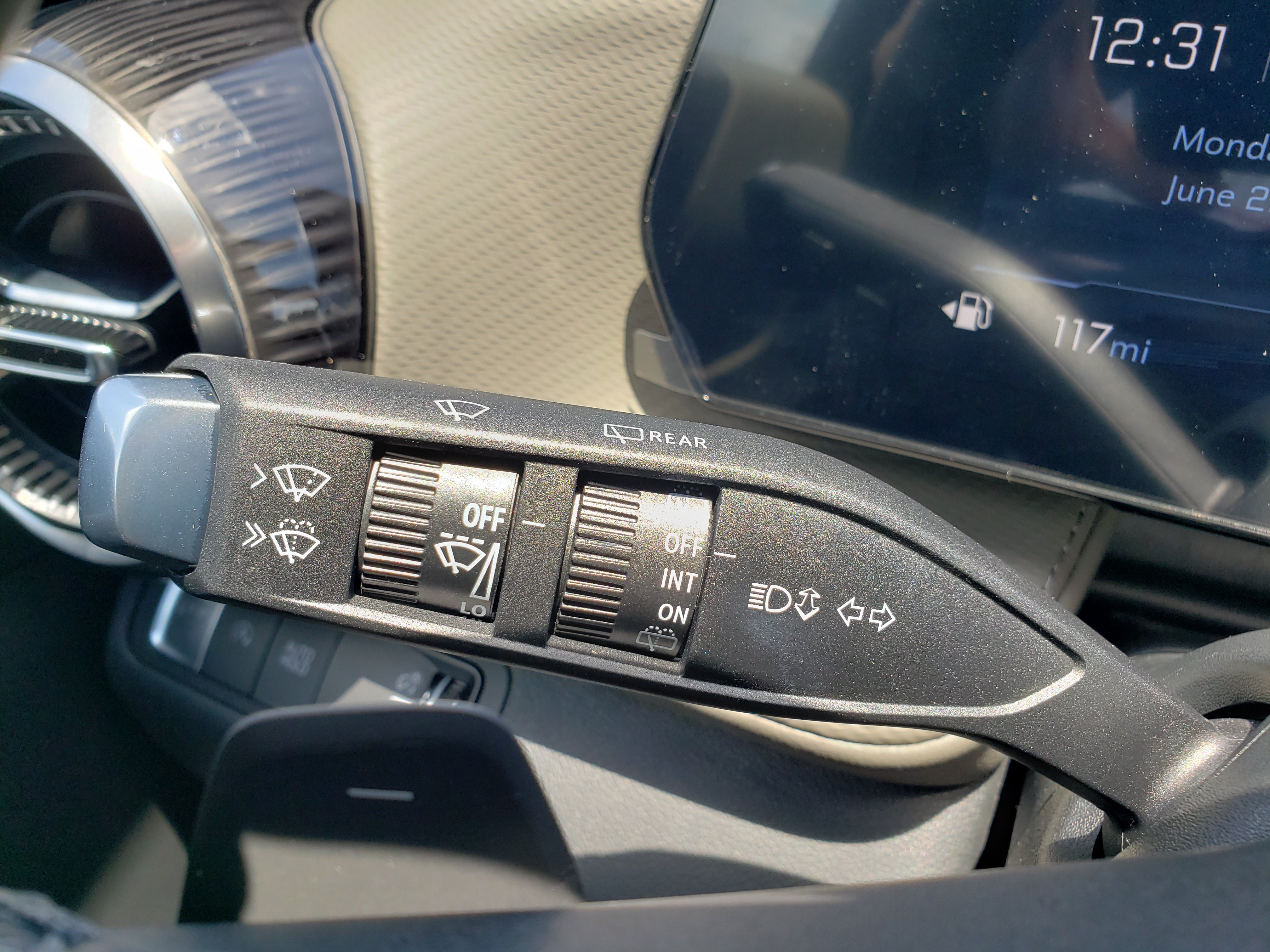 New 2026 Chevrolet Equinox LT w/ Convenience Package II FWD image 18