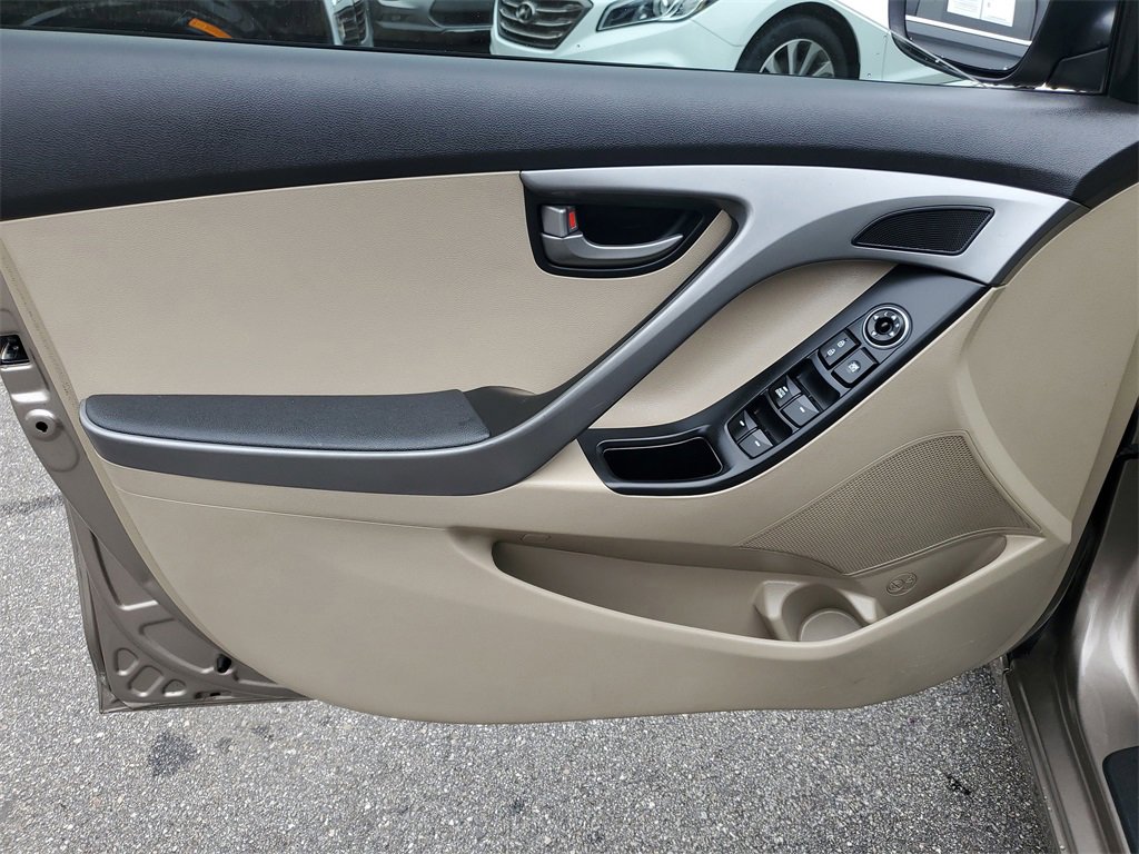 Used 2016 Hyundai Elantra SE image 20