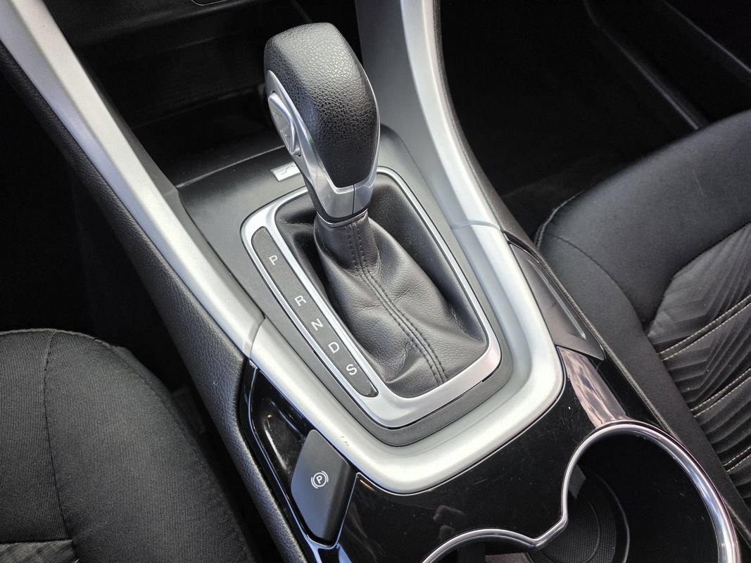 Used 2016 Ford Fusion SE FWD image 21