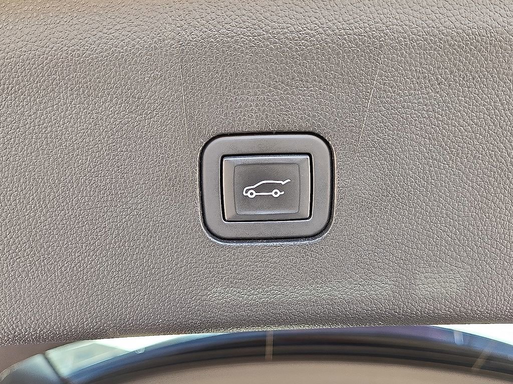 Used 2024 Buick Enclave Premium image 15