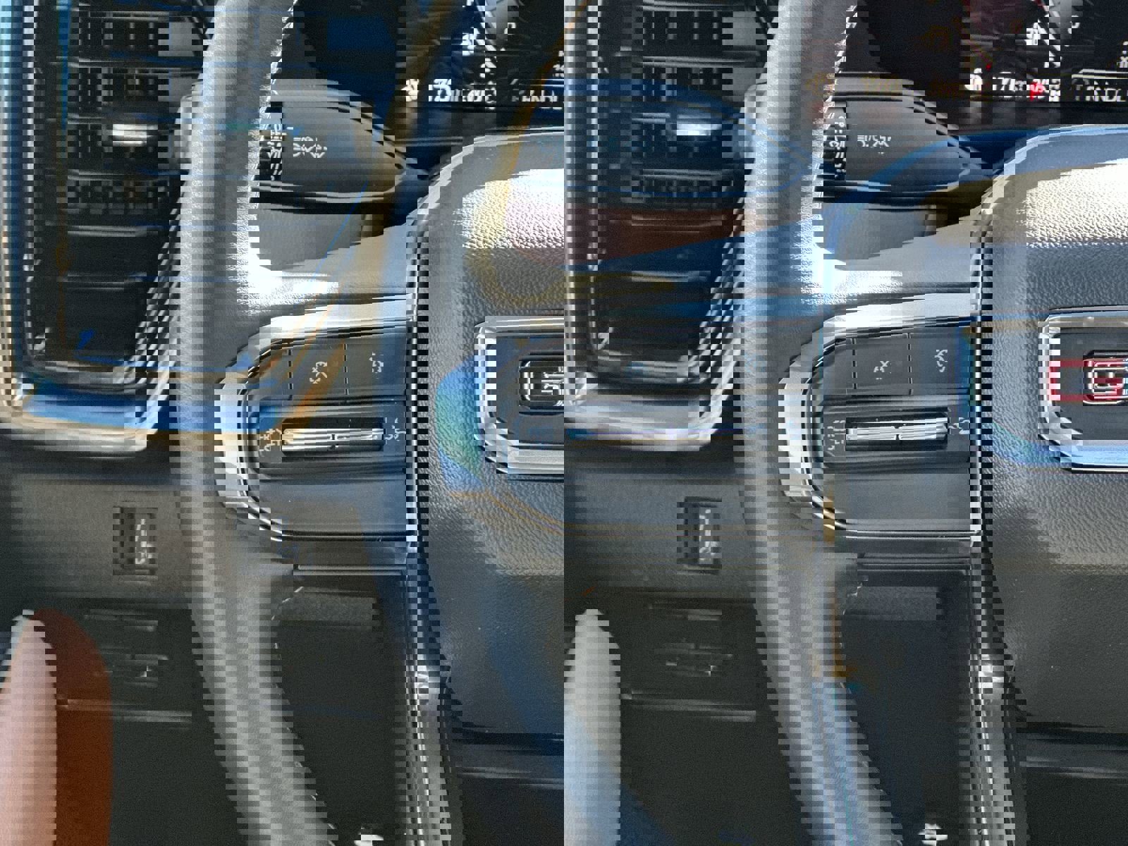 Used 2023 GMC Canyon AT4 w/ LPO, Sports Bar Package image 20