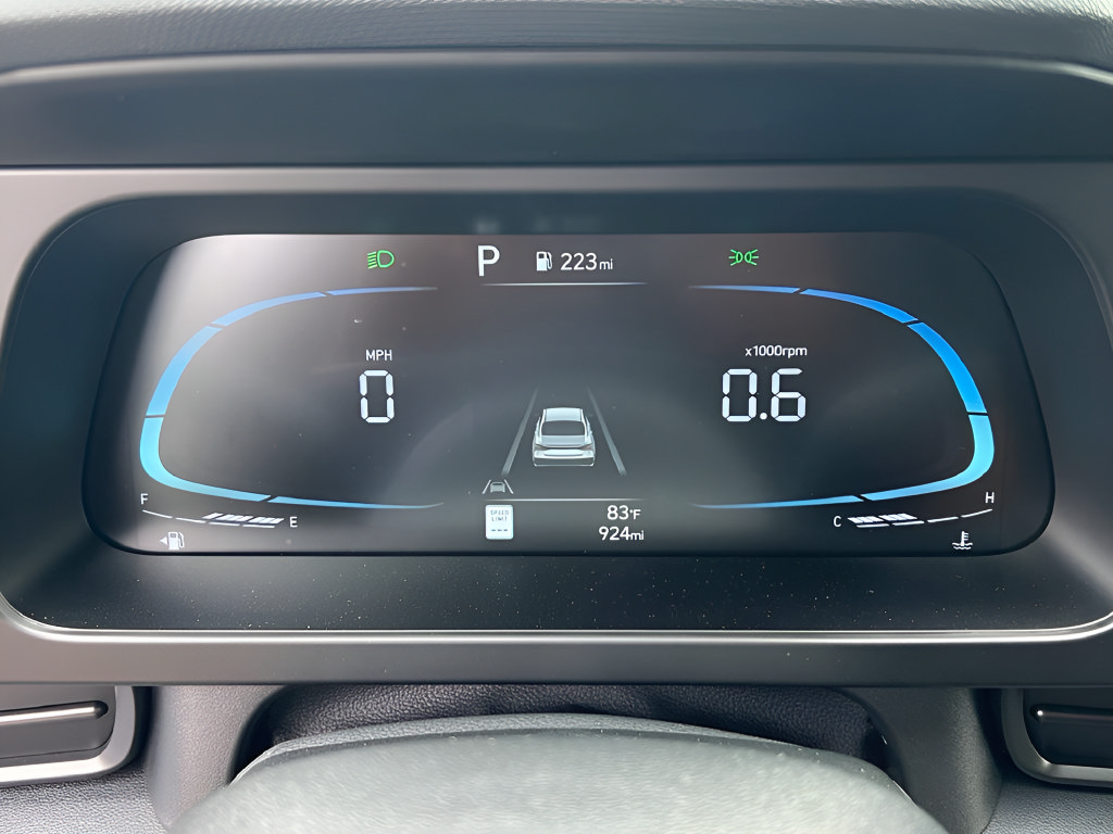 Certified 2026 Hyundai Elantra Sport FWD image 21