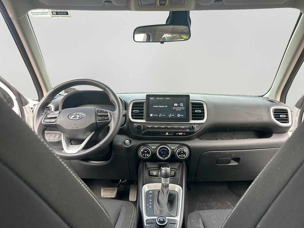 Used 2025 Hyundai Venue SEL FWD image 10