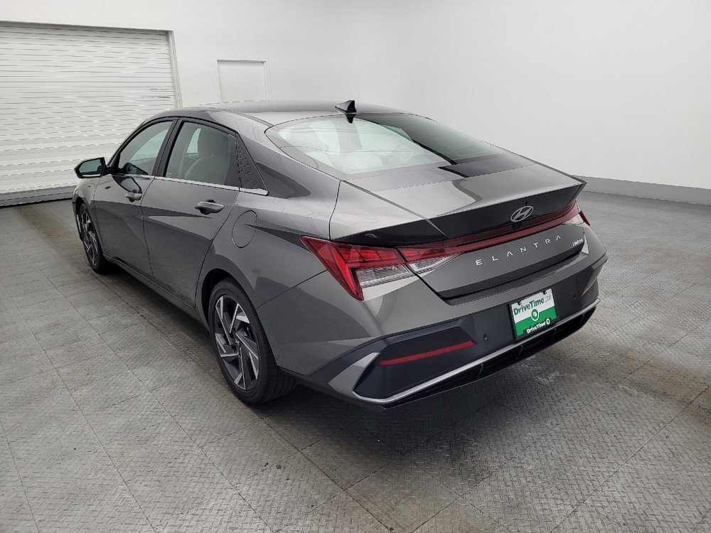 Used 2024 Hyundai Elantra Limited image 5