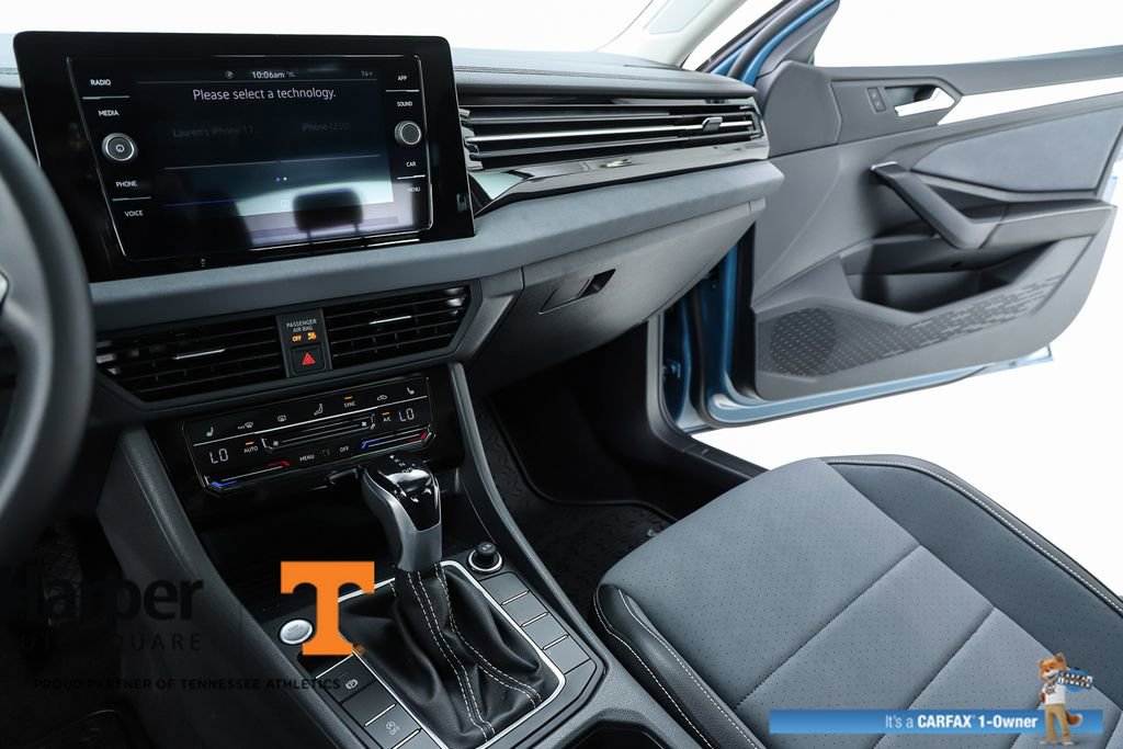 Used 2025 Volkswagen Jetta SE w/ Sunroof Package FWD image 23