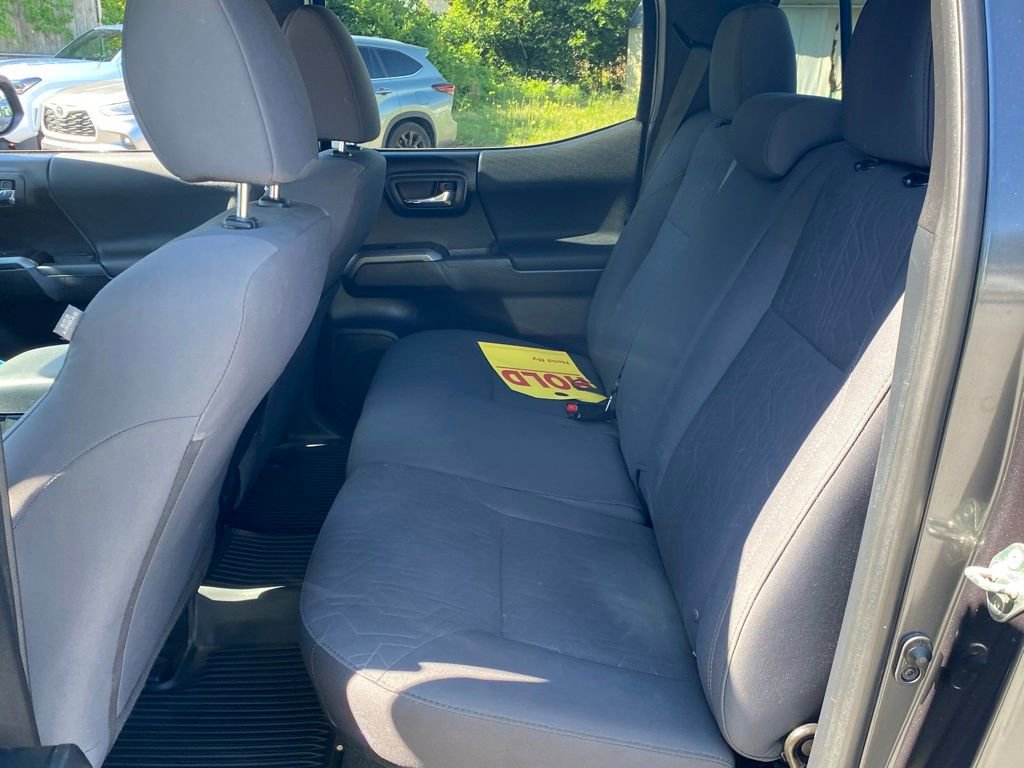 Used 2019 Toyota Tacoma TRD Sport AWD/4WD image 8