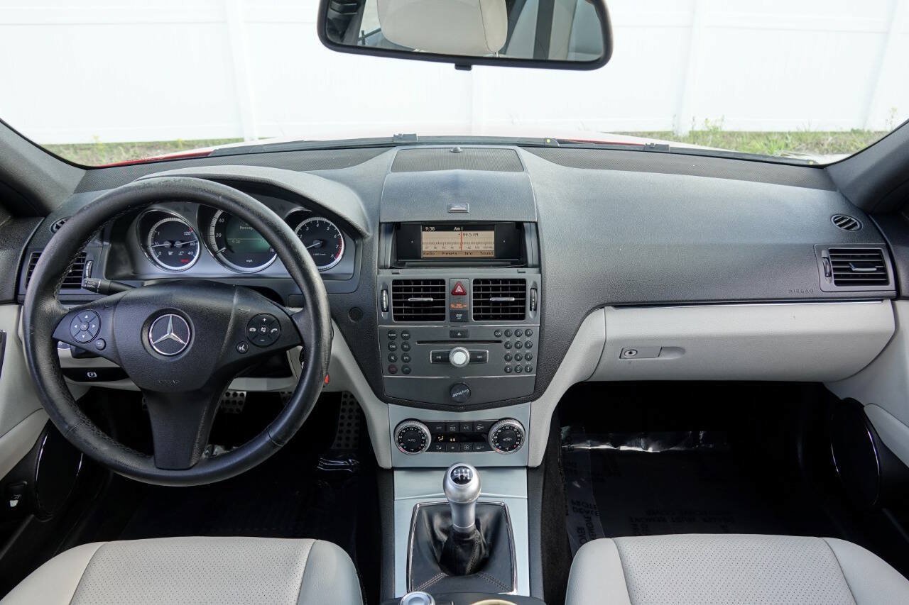 Used 2010 Mercedes-Benz C 300 Sedan image 82