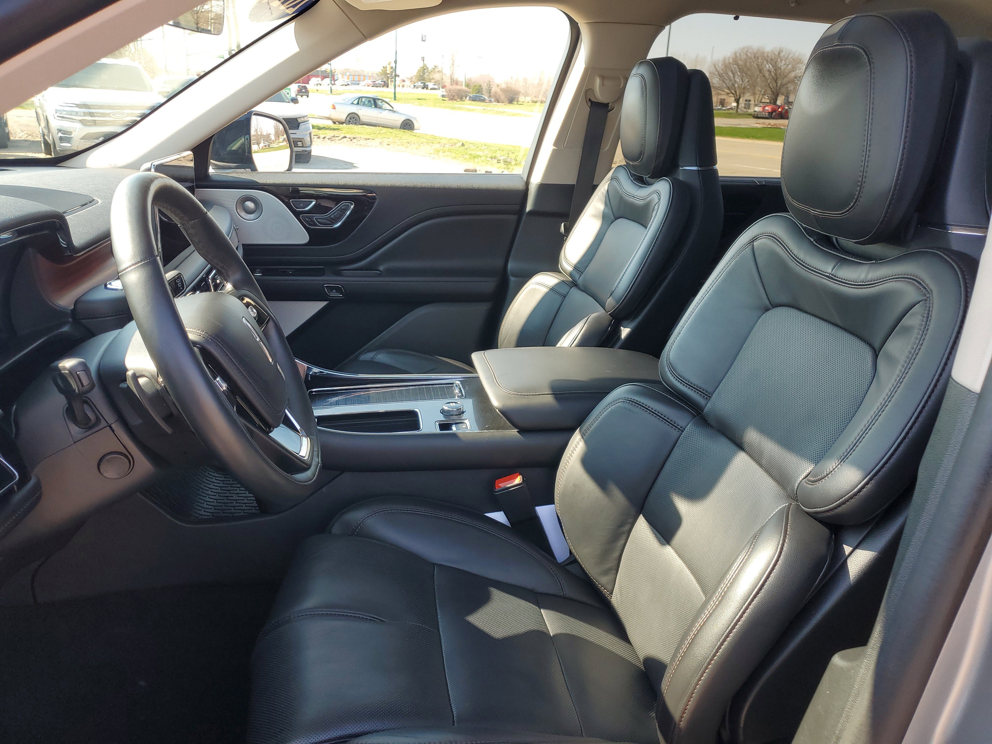 Used 2024 Lincoln Aviator Reserve w/ Equipment Group 201A AWD/4WD image 12
